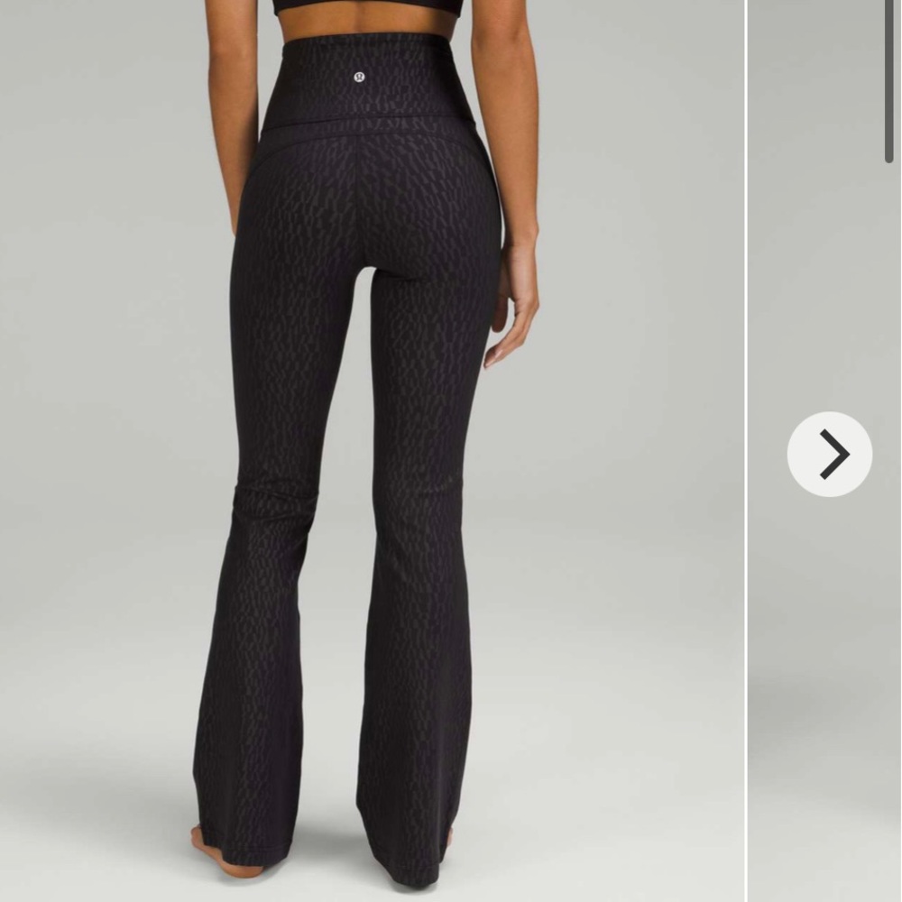 21. NWT Lululemon Groove Super-High-Rise Flared Pant *Nulu Segment Emboss Black - Picture 2 of 4